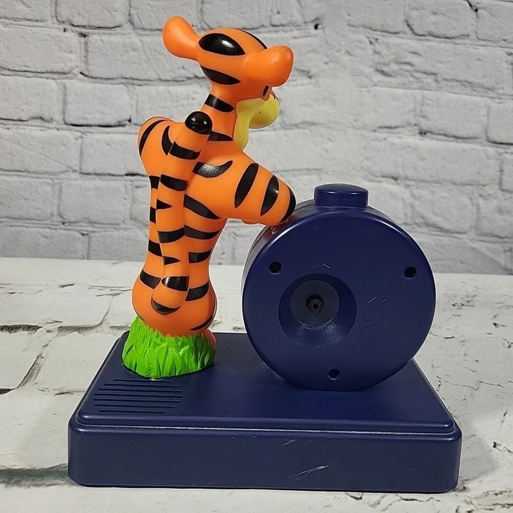 Disney Fantasma Winnie The Pooh Tigger Figural Bedroom‎ Clock Flaw- No Alarm